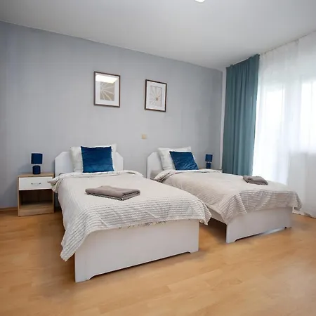 Gemuetliche Monteurwohnung Mit Terrasse Alzenau
