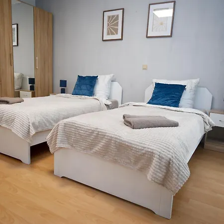 Gemuetliche Monteurwohnung Mit Terrasse