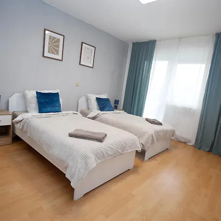 Apartman Gemuetliche Monteurwohnung Mit Terrasse