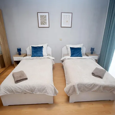 Gemuetliche Monteurwohnung Mit Terrasse Apartman