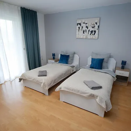 Apartman Gemuetliche Monteurwohnung Mit Terrasse *