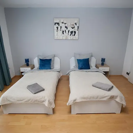 Gemuetliche Monteurwohnung Mit Terrasse Alzenau in Unterfranken