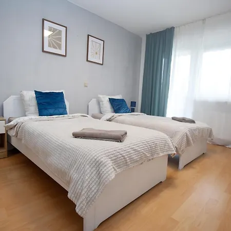 Gemuetliche Monteurwohnung Mit Terrasse Apartman Alzenau in Unterfranken